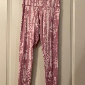 Danskin size medium pink and white leggings